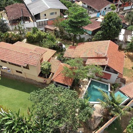 Casa com piscina aquecida e com grande área verde. Ubatuba Exterior foto