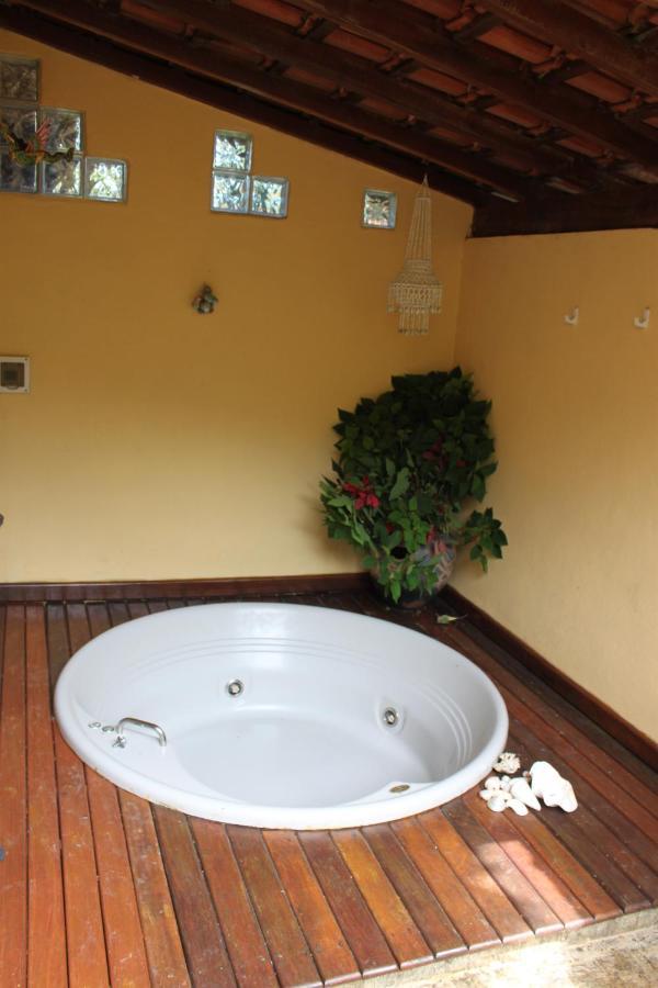 Casa com piscina aquecida e com grande área verde. Ubatuba Exterior foto