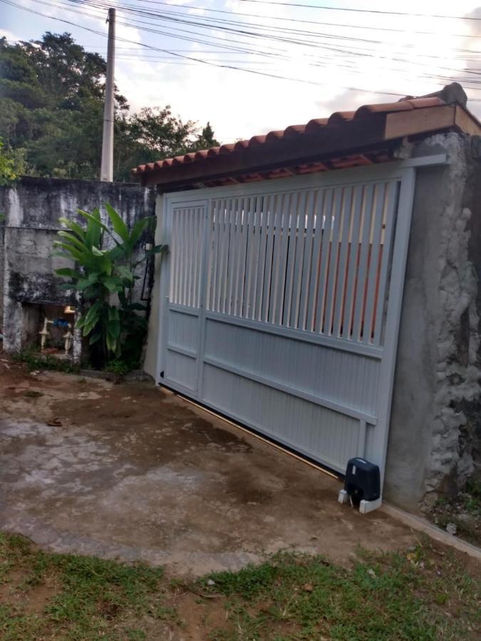 Casa com piscina aquecida e com grande área verde. Ubatuba Exterior foto