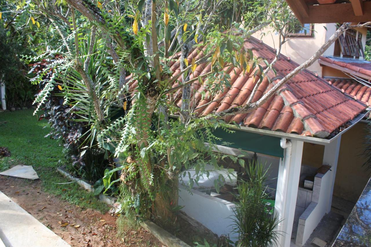 Casa com piscina aquecida e com grande área verde. Ubatuba Exterior foto