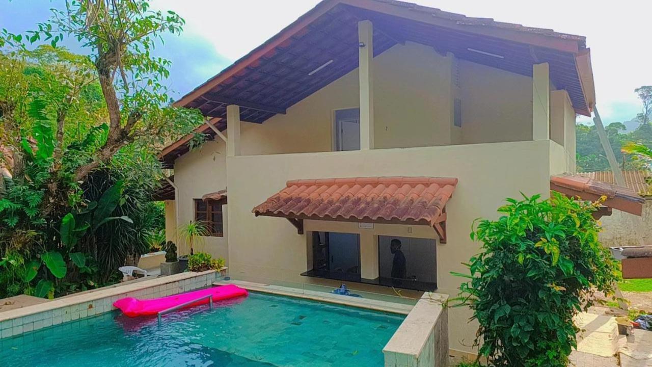 Casa com piscina aquecida e com grande área verde. Ubatuba Exterior foto